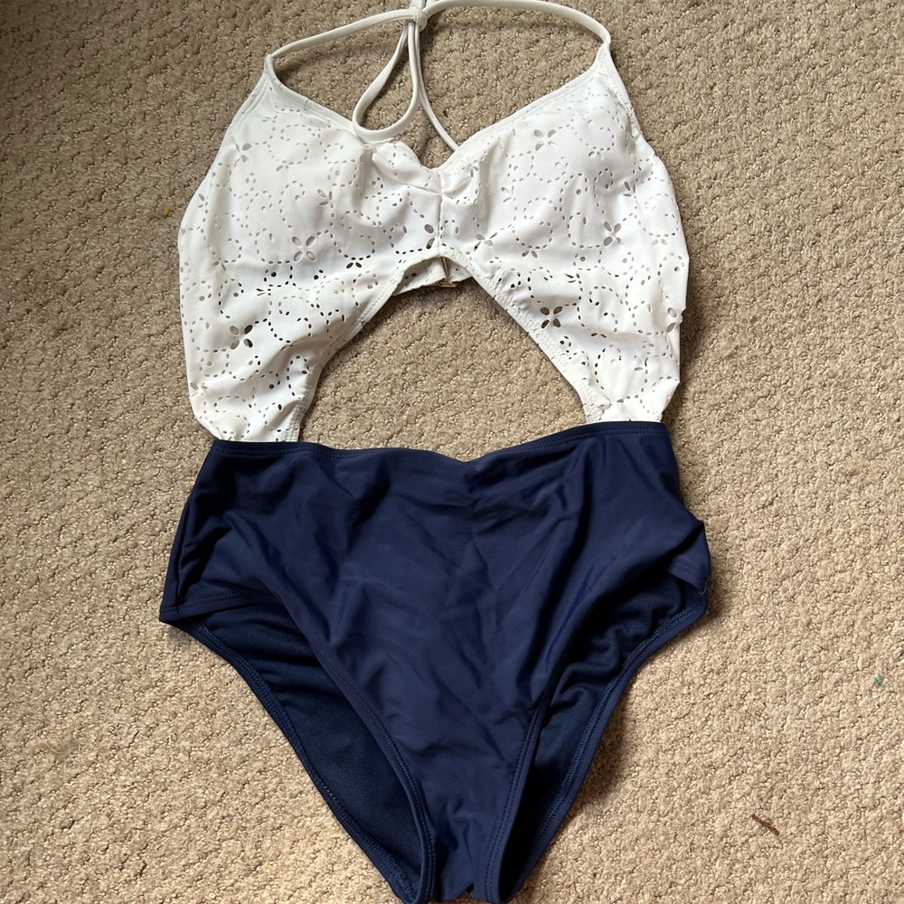 Design Lab One Piece